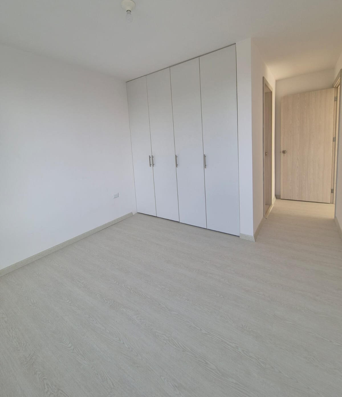 Amplios dormitorios modernos Dormitorio amoblado